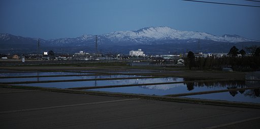 月山遠望