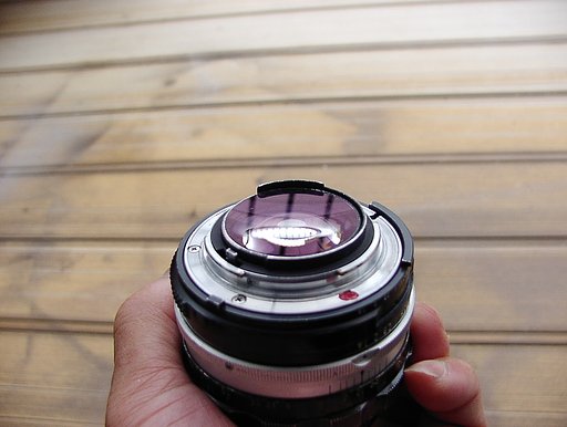 暗いときは　F1.2で