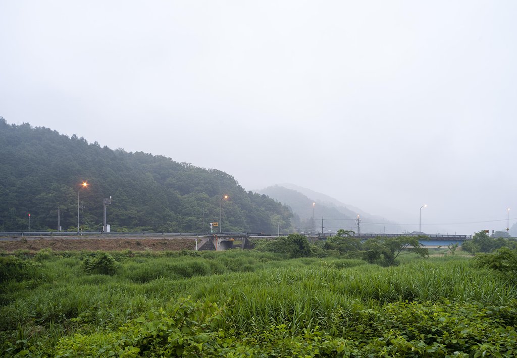 雨の朝