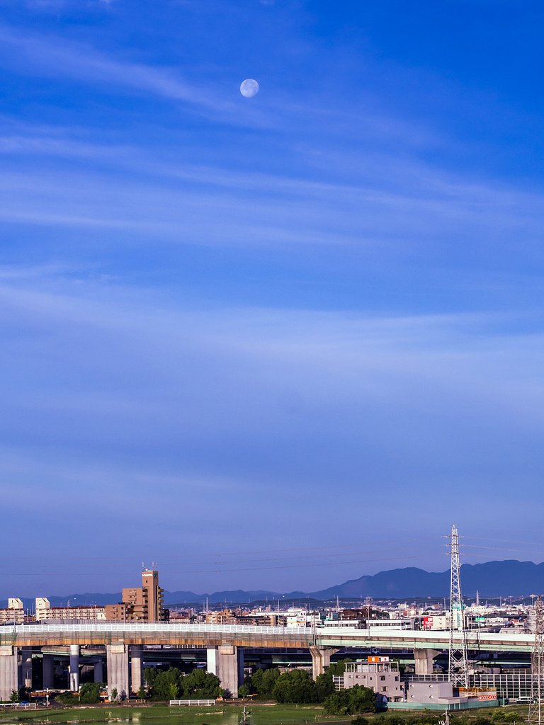 月