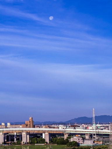 月