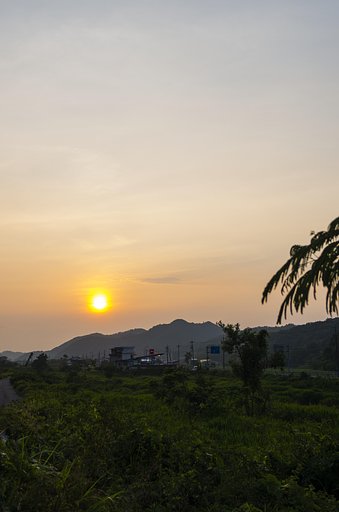 梅雨の夕空