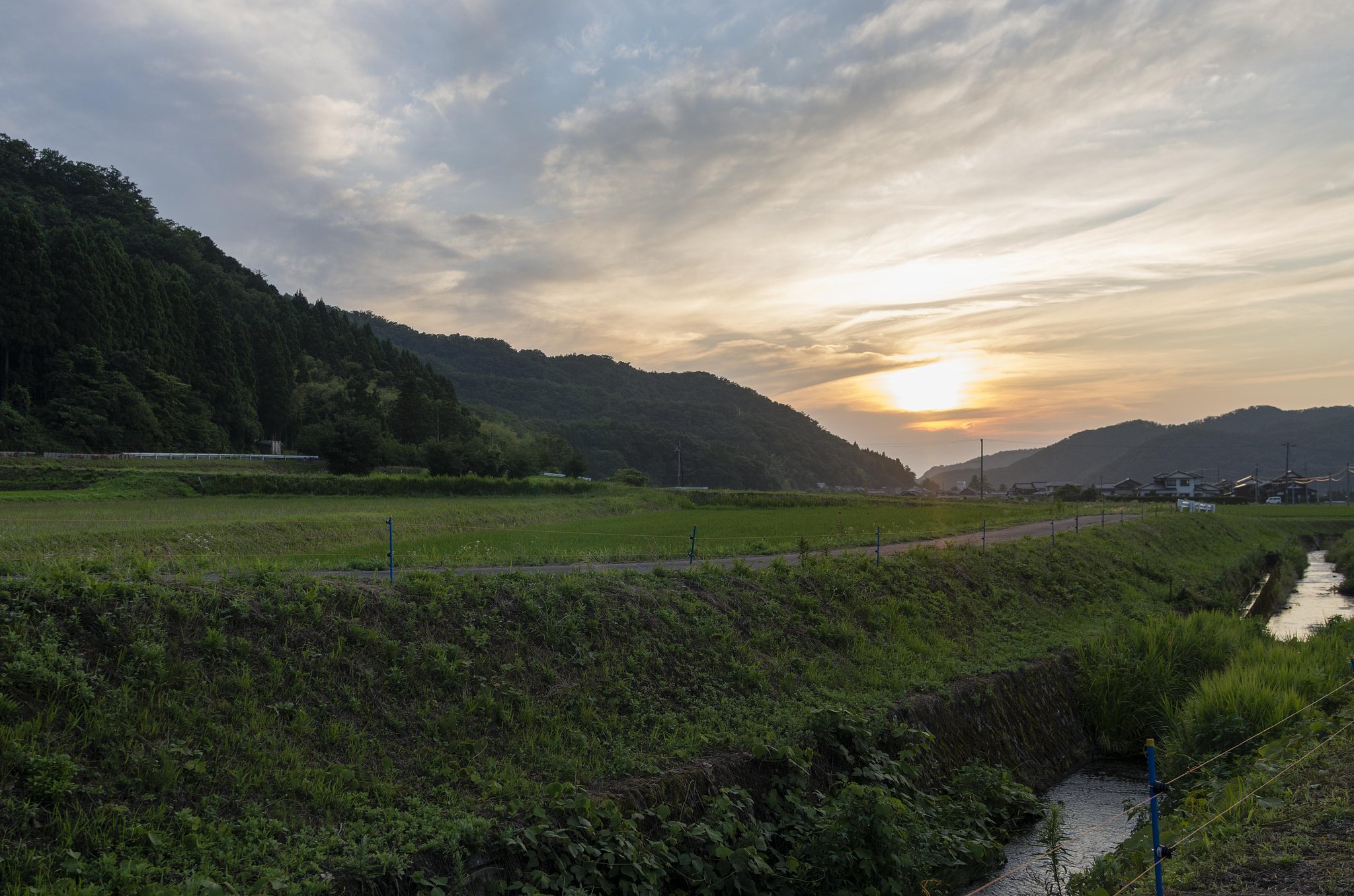 梅雨の夕日の入り