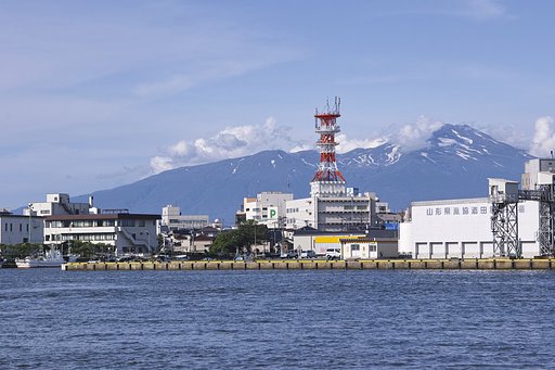 昼の酒田港