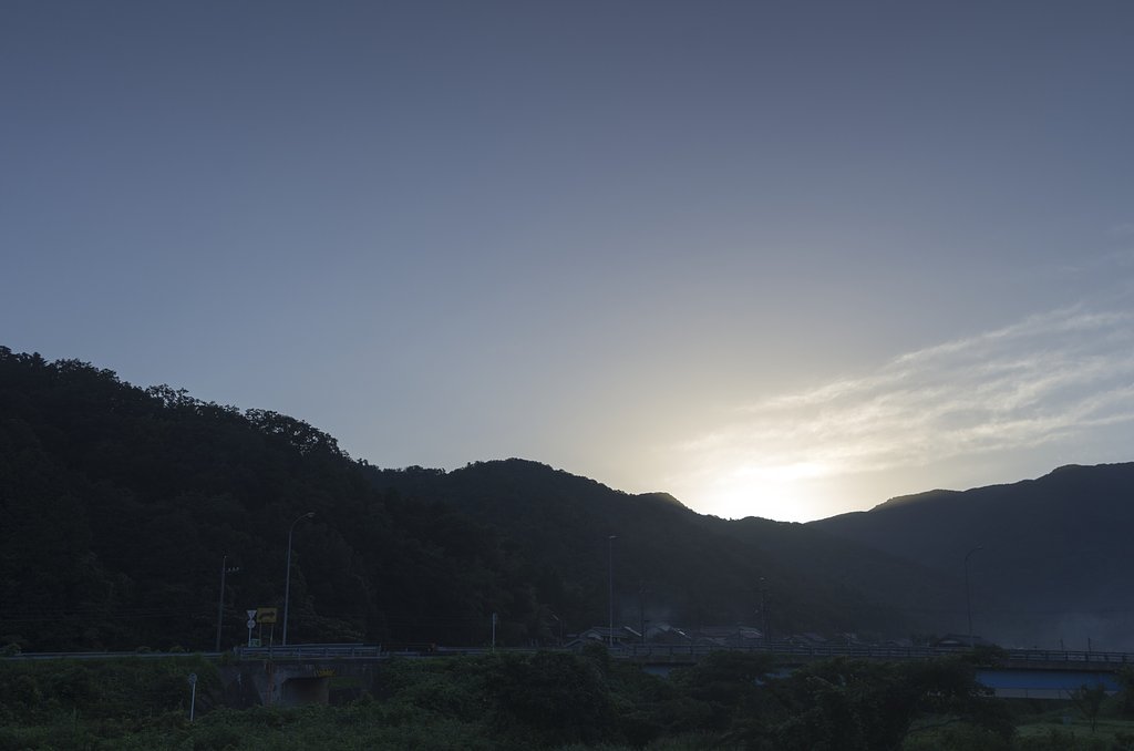 日の出前