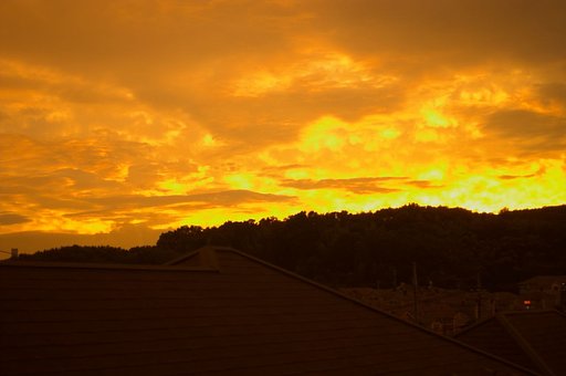 不気味な夕暮れ