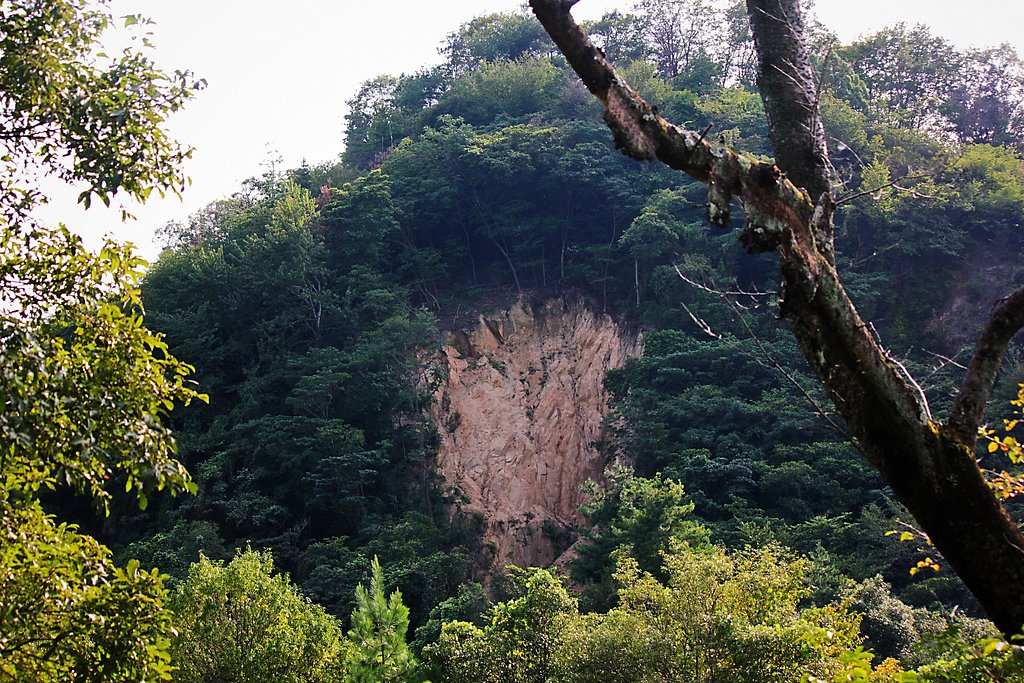 【変化】 山が崩れて