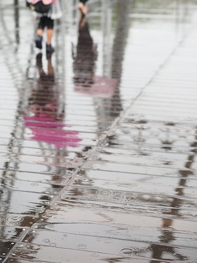 雨の「汽車道」