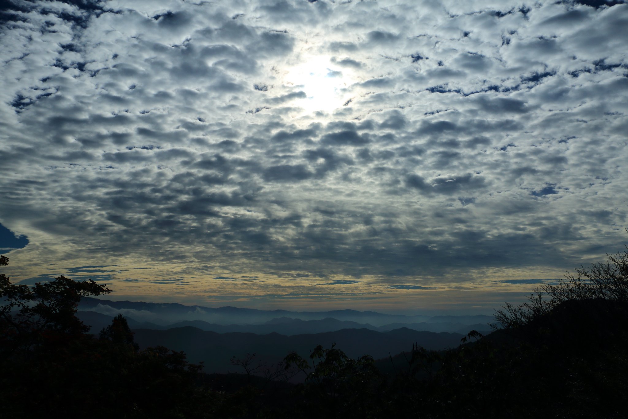 雲と山と太陽と・・
