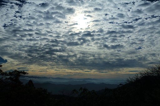 雲と山と太陽と・・