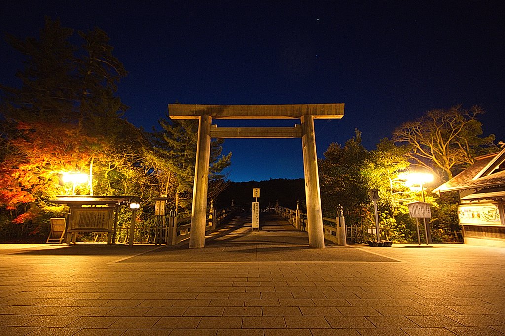 薄明の伊勢神宮