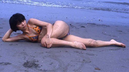 [色]　昭和のカラフル水着をお楽しみ