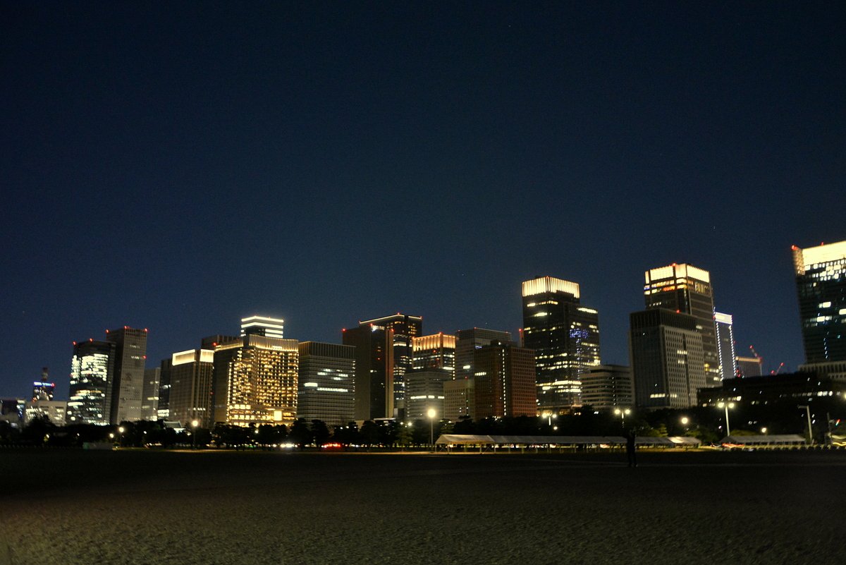 皇居前広場からの夜景