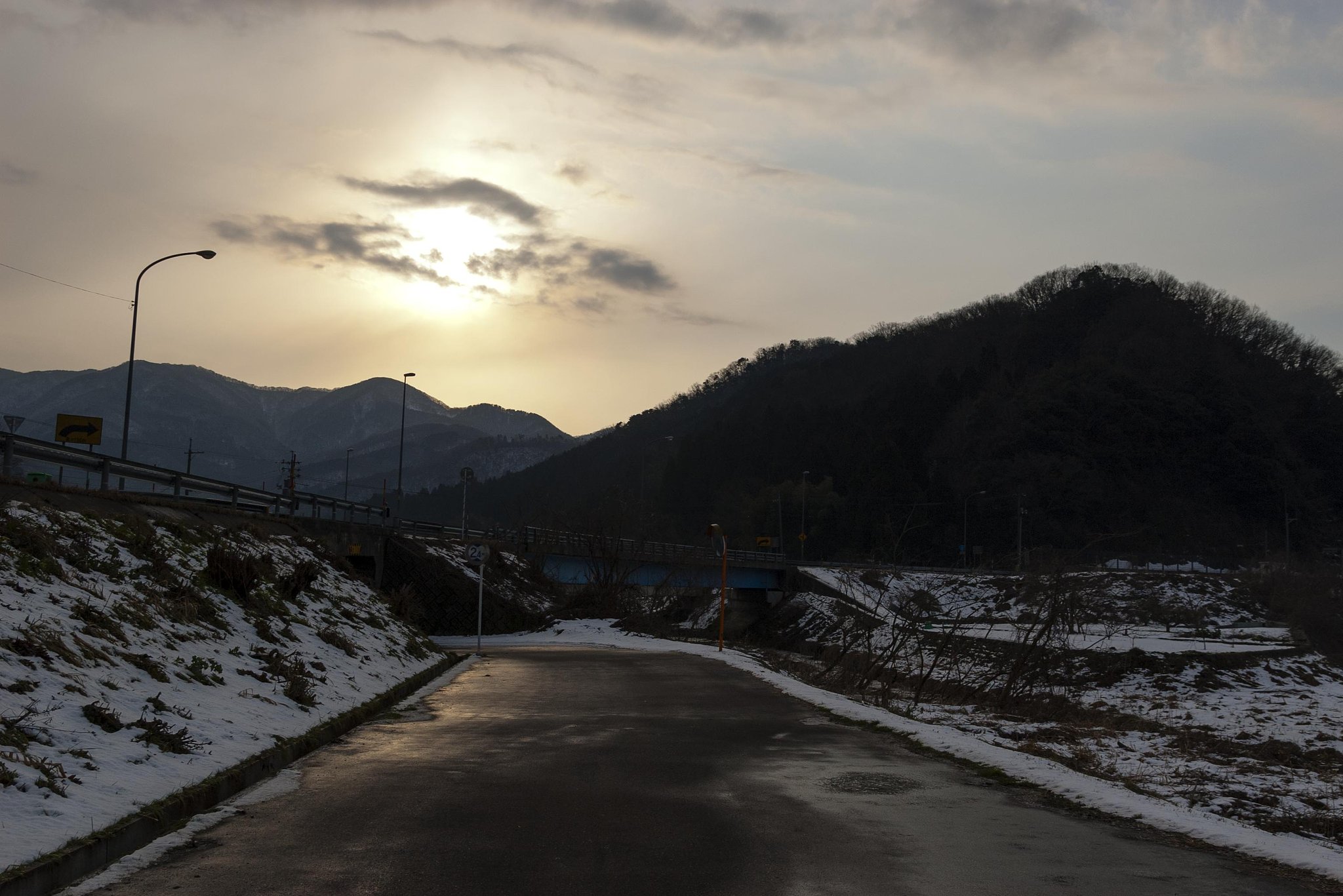 朧な太陽が・・