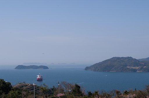 島の沖