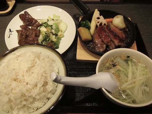 今日のお昼はルン♪