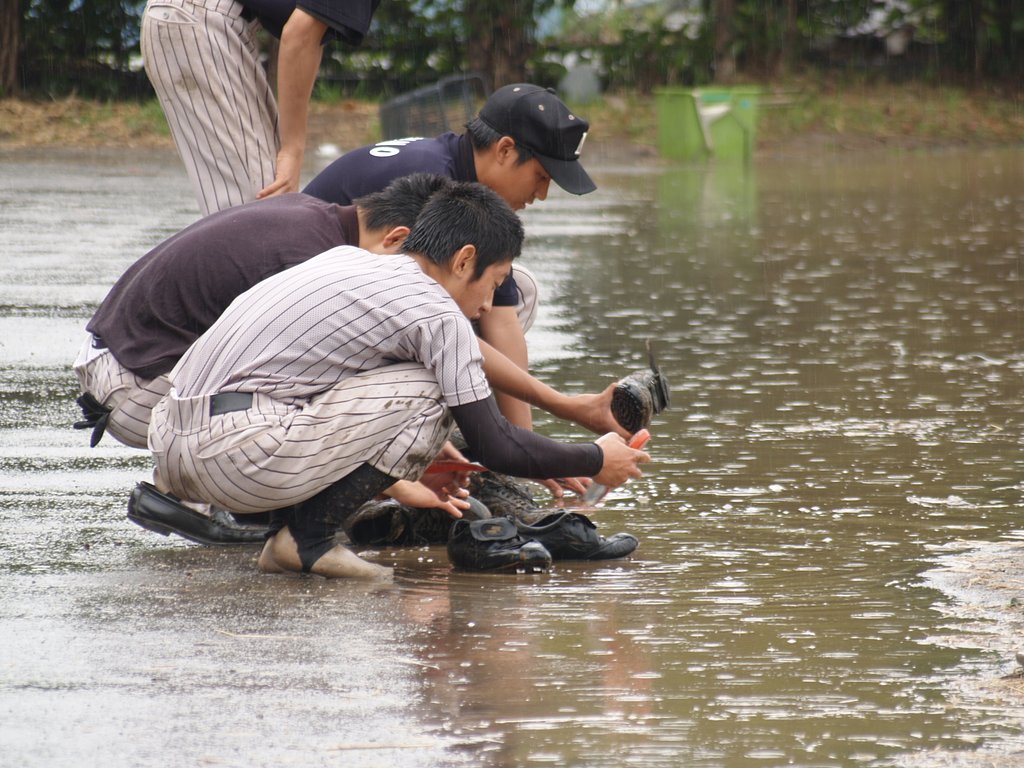 球児は川へ洗濯に・・・