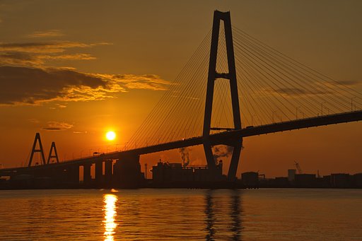 名港トリトン