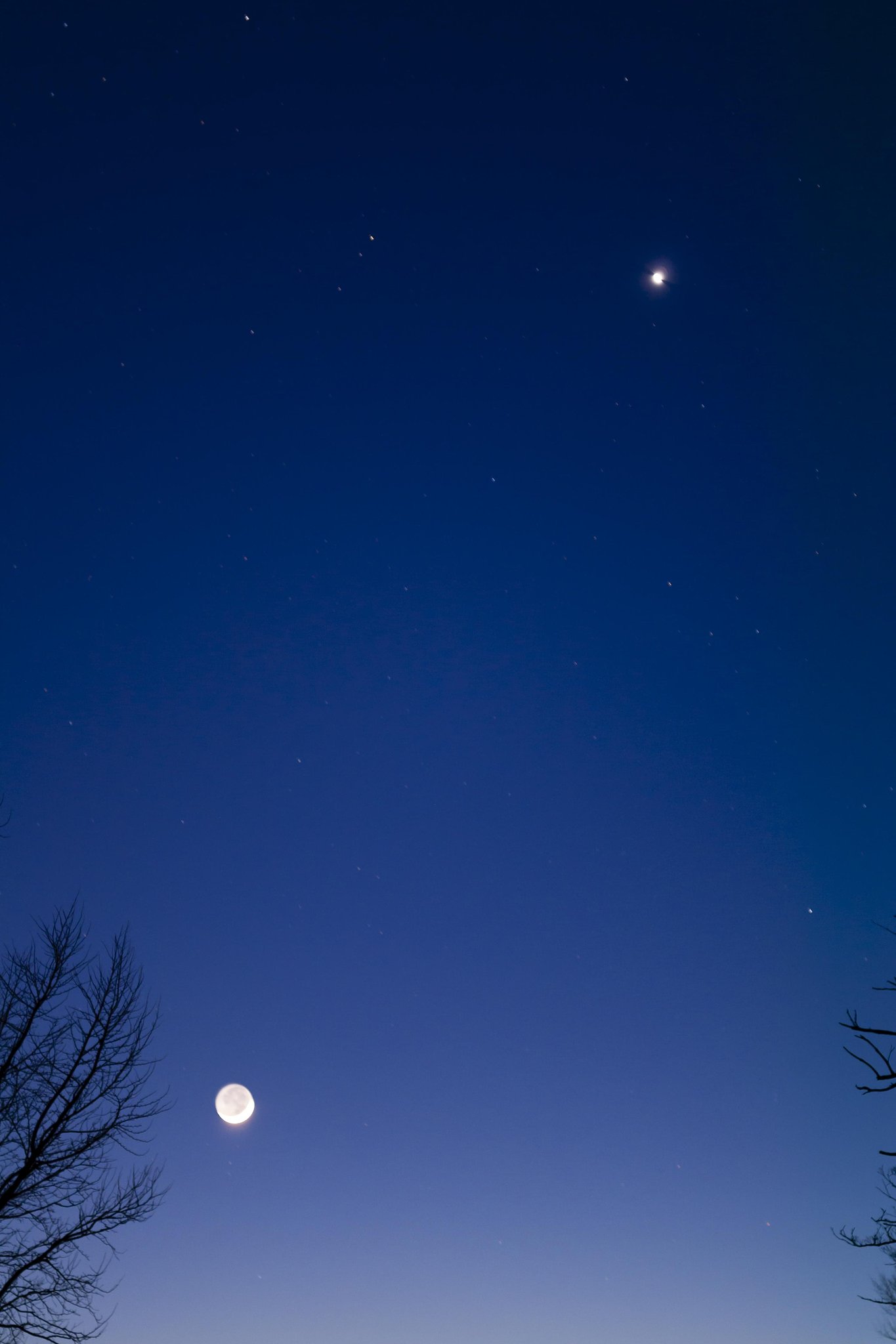 月と宵の明星？