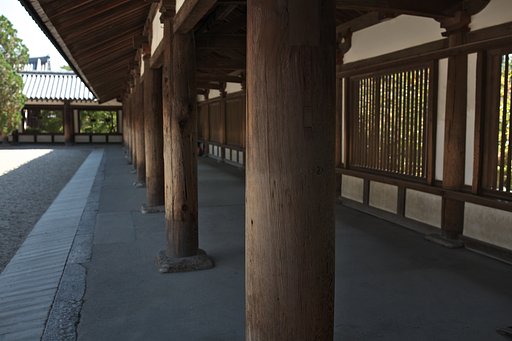エンタシスの柱・・・法隆寺