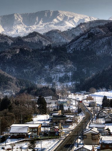 月山と国道１１２号