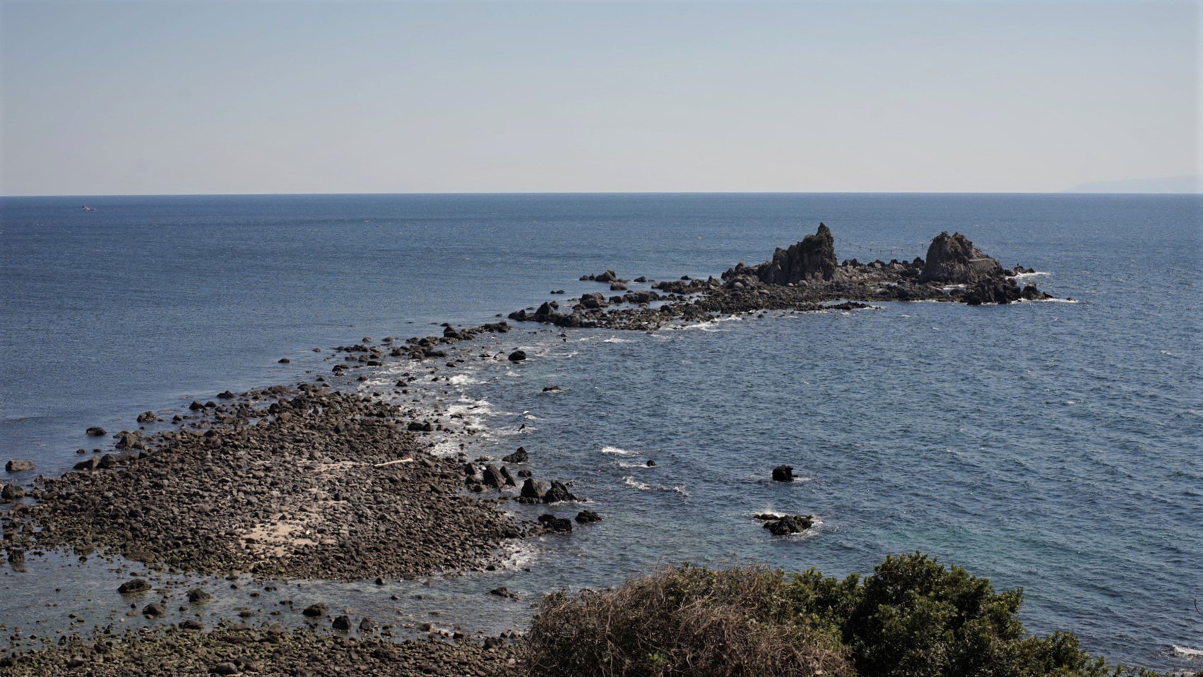真鶴半島、三ツ石