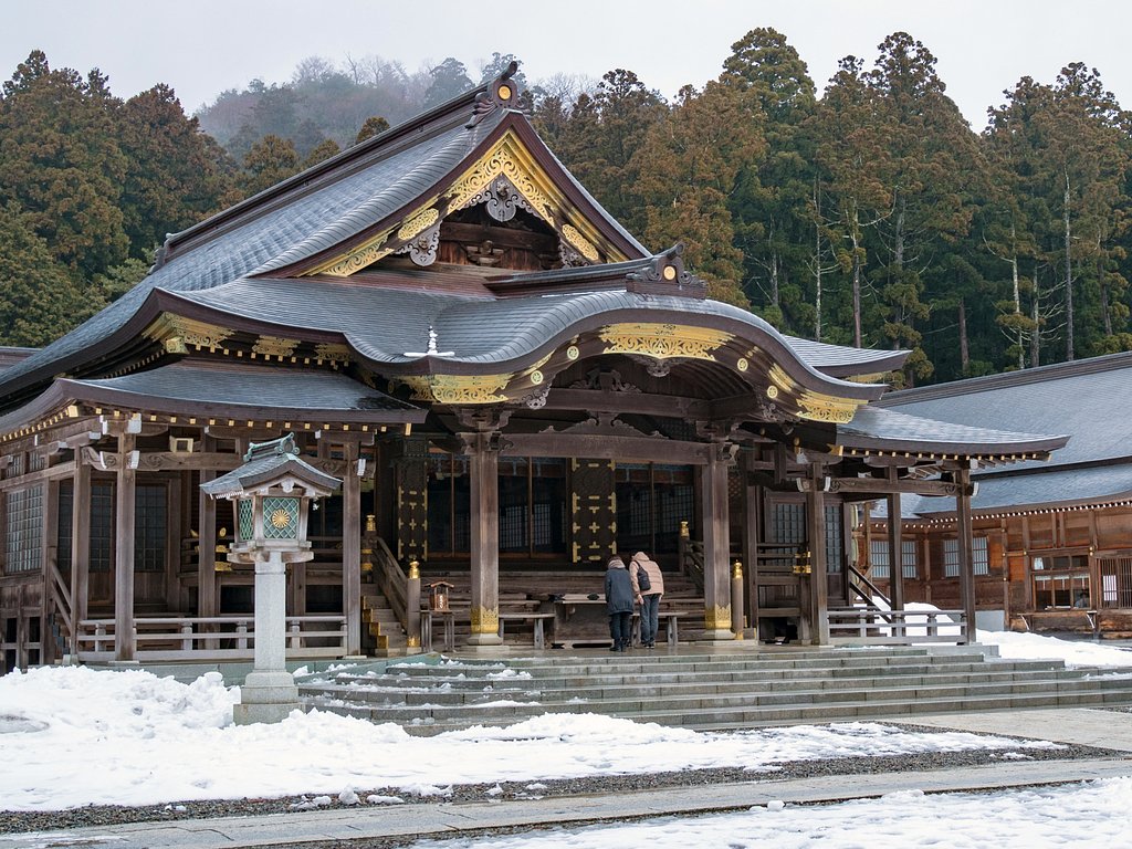 弥彦神社