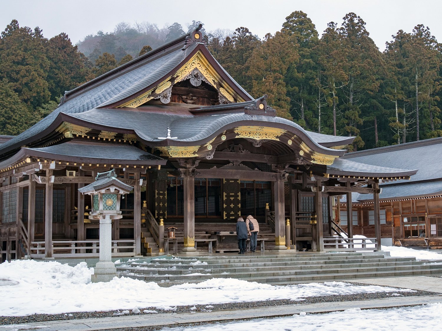 弥彦神社