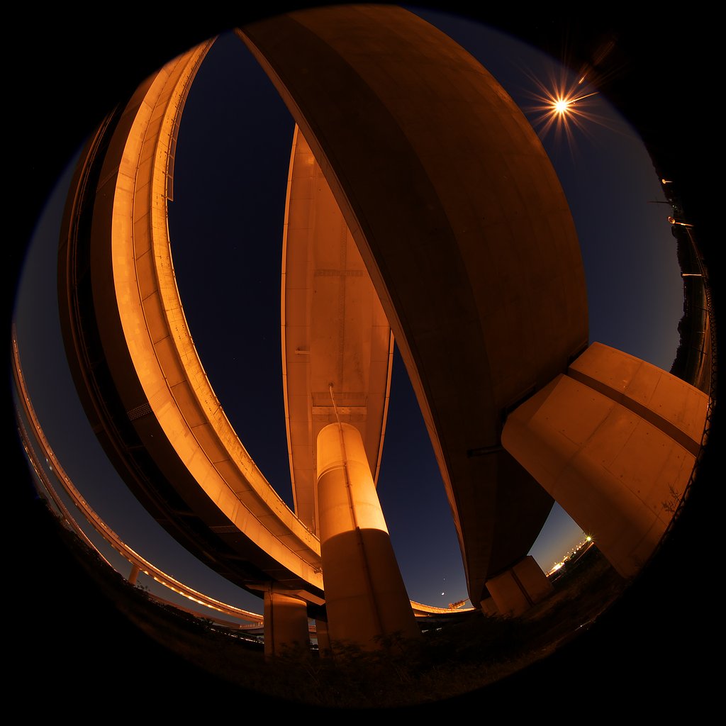 EF8-15mm F4L