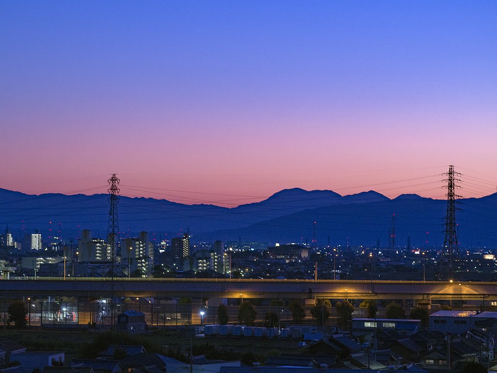 【美の国】山が焼けている・・