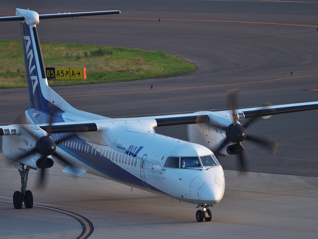 ボンバルディアDHC8-Q400