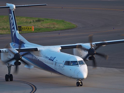 ボンバルディアDHC8-Q400