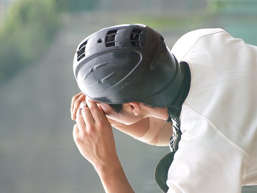 砂が目に・・・！