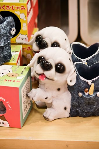 【白】小さな子犬たち