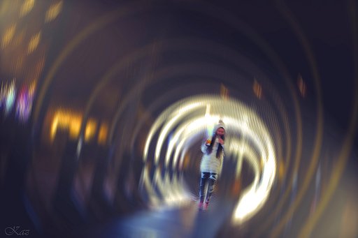時をあゆむ少女
