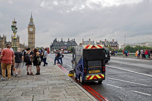 ロンドンの　【元気】に働く　清掃車