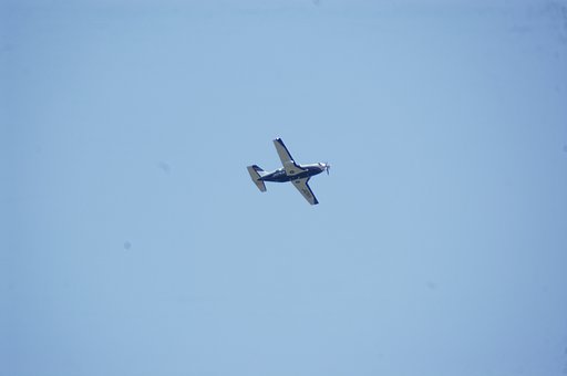 珍しく飛行機が。。。。
