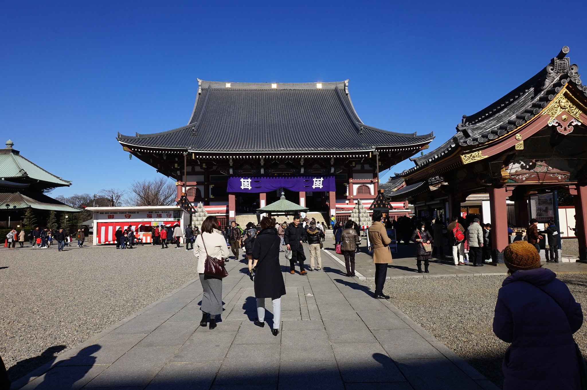 【新春】の寺