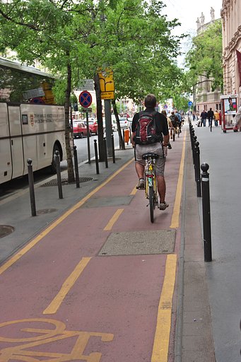自転車専用レーン