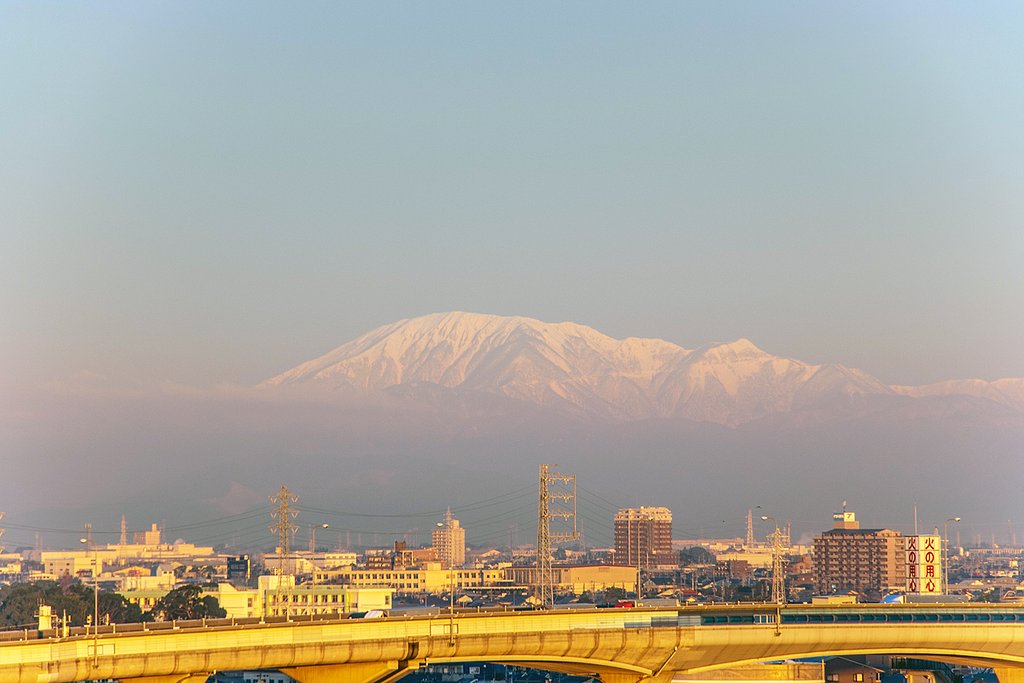 伊吹山と我町