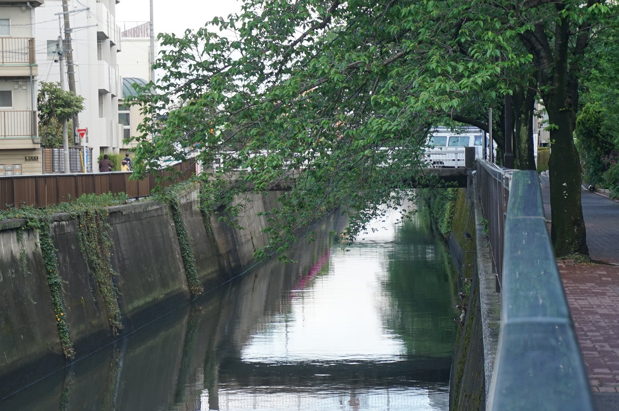 川