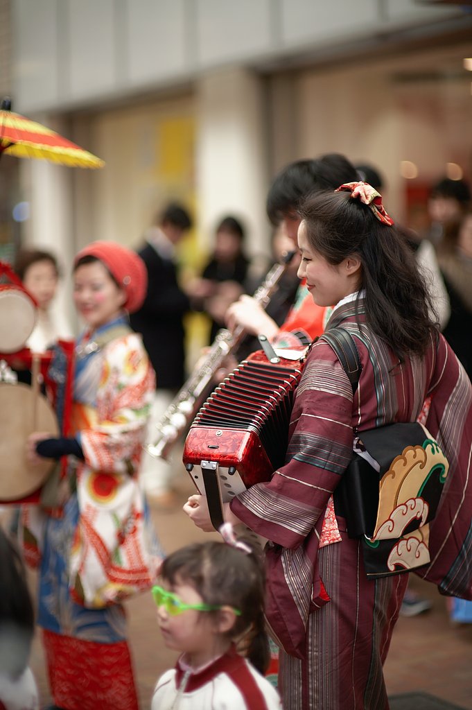 チンドン屋さん　街風景