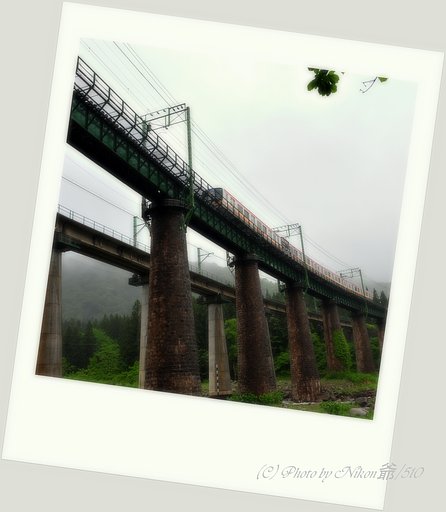 小雨降る上越線