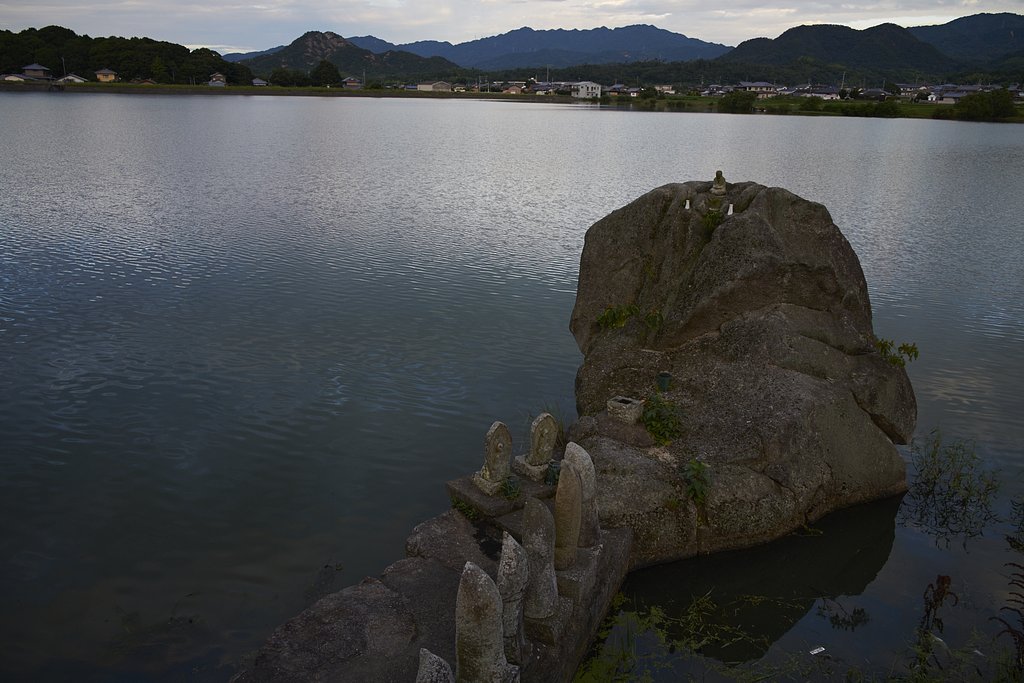 溜池散歩