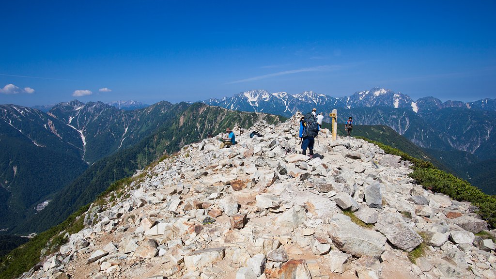 爺ヶ岳南峰