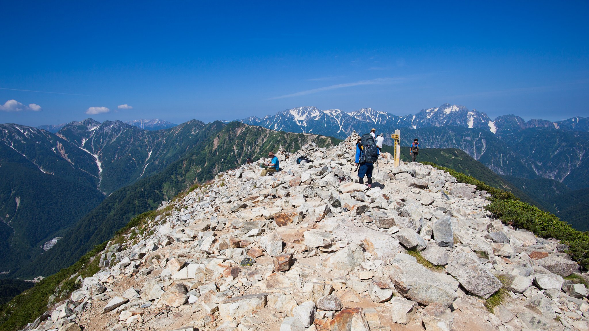 爺ヶ岳南峰