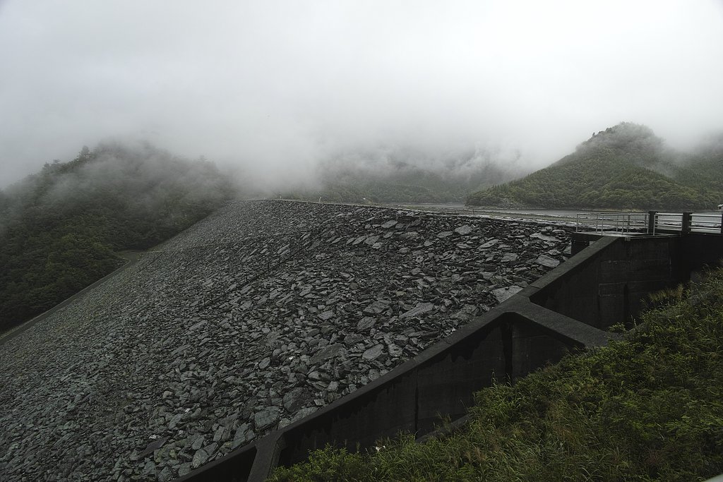 ロックフィルダム