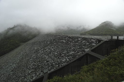 ロックフィルダム