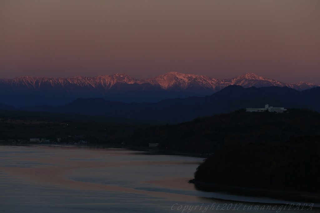 紅色の山々