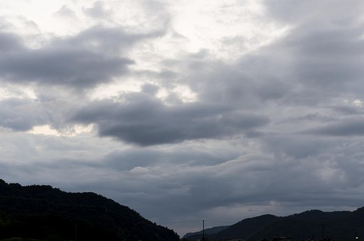 夕空雲多い